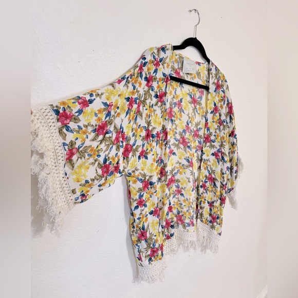 5 for $25 ⭐️Zara Floral Boho Fringe Kimono - Picture 3 of 7